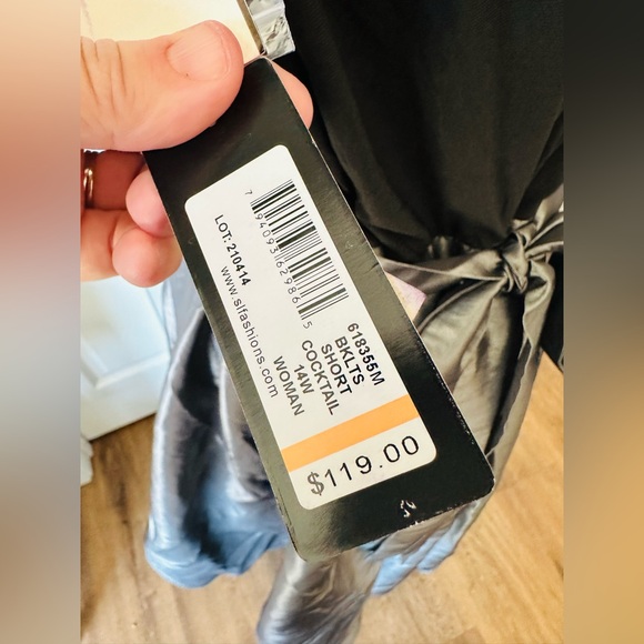 SLNY Black and Silver A-Line Cocktail Dress - Picture 8 of 15